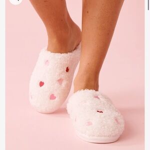 BNWOT La Vie En Rose Slippers